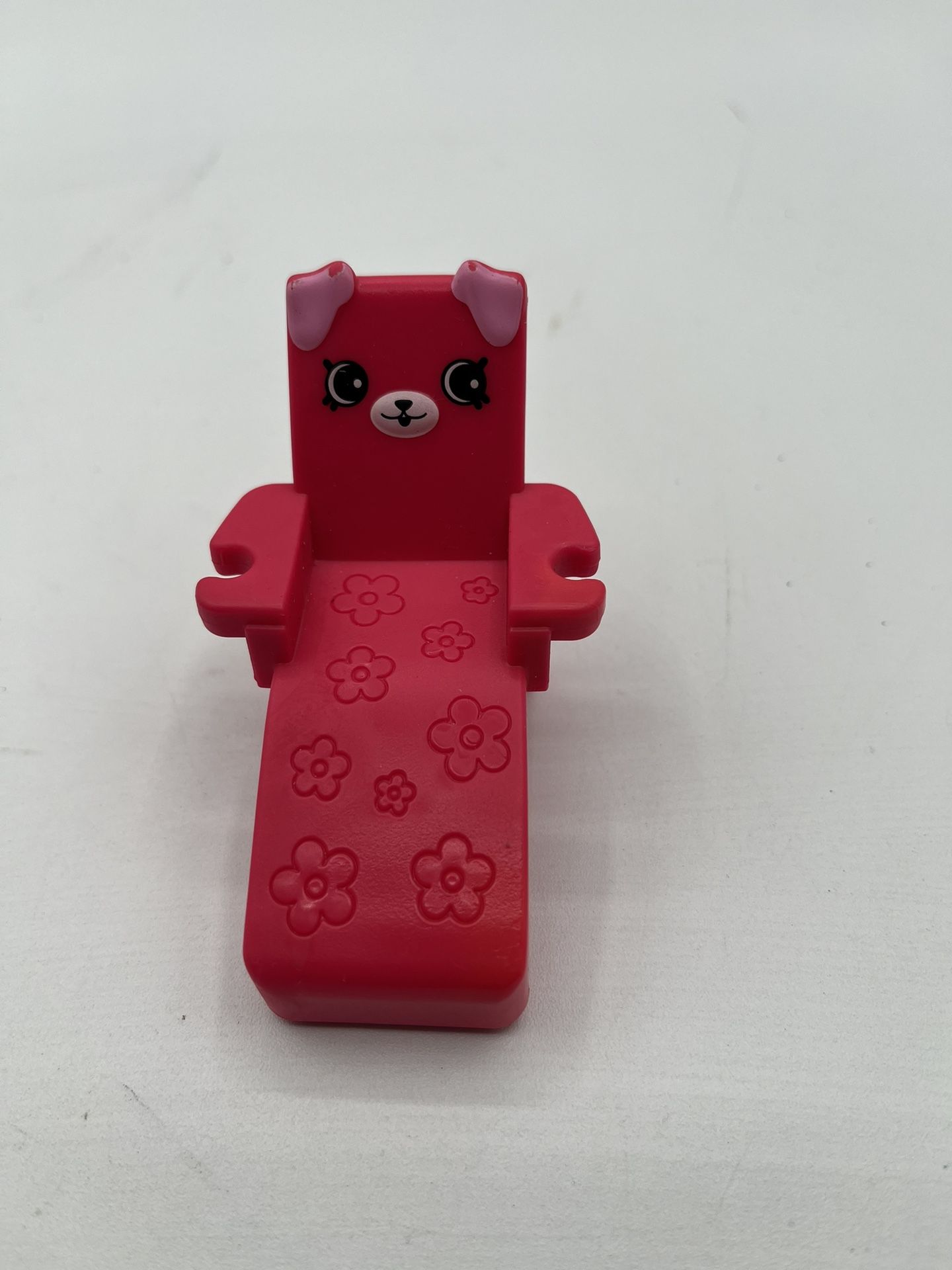 Shopkins Happy Places Puppy Patio Pink Lounge Chair