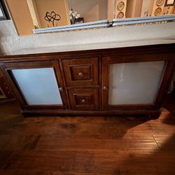 Wood TV Stand/cabinet