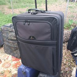 NICE LARGE PULL ALONG LUGGAGE