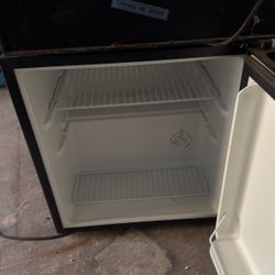 Mini Fridge 