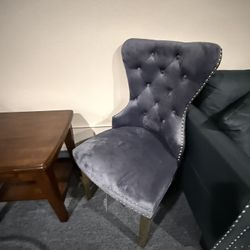 ACCENT CHAIR 