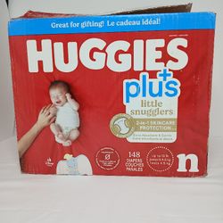 Huggies Plus Little Snugglers Newborn 148 Ct Disney Print Daipers 2in1 Skincare