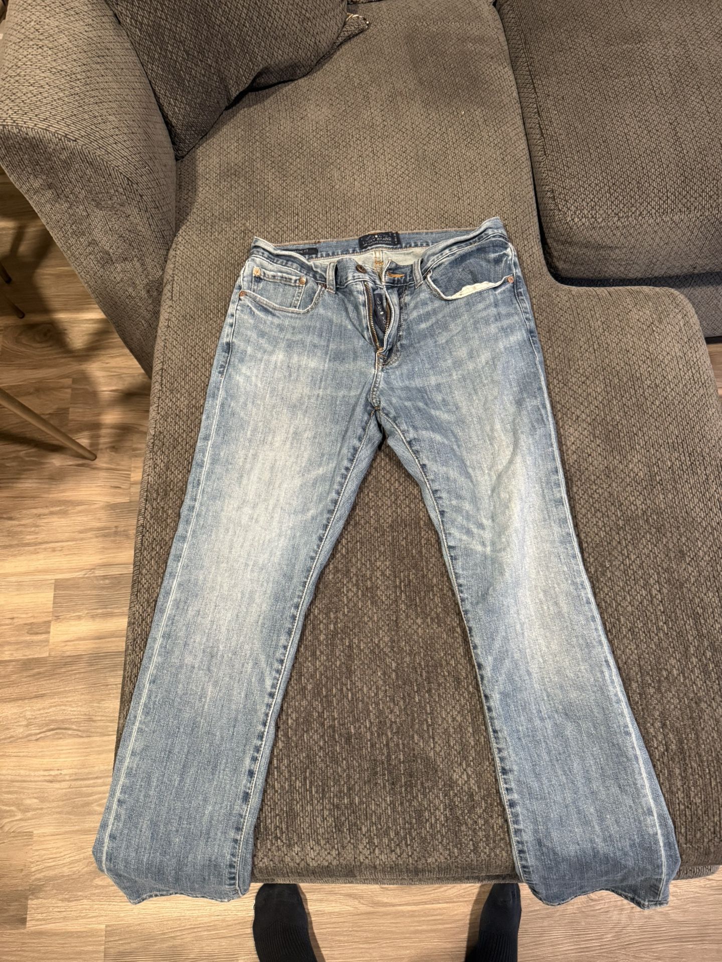 Lucky brand Light blue Jeans- athletic fit 30/30