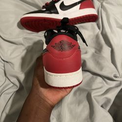 Jordan 1 Retro Low Og Black Toe 