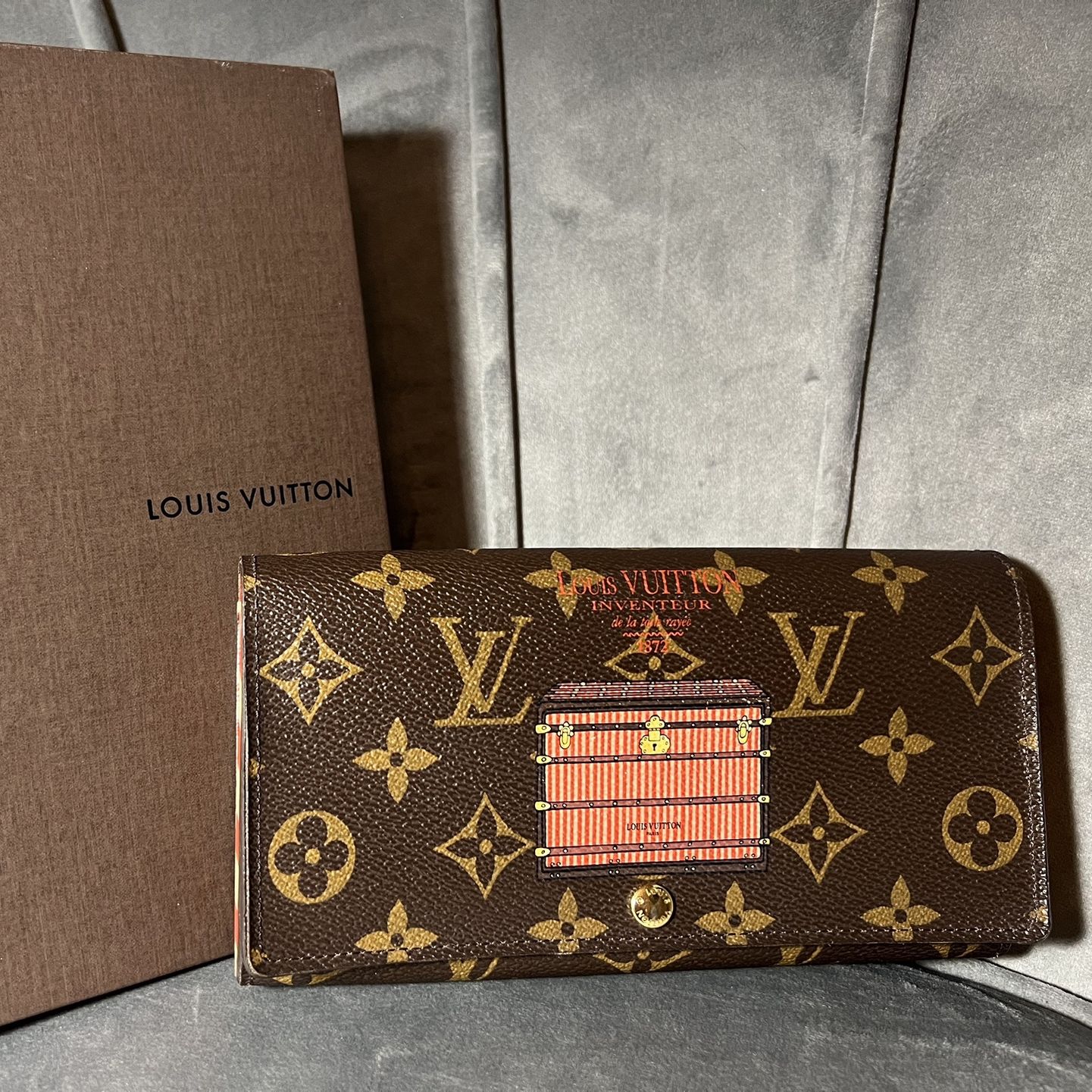Louis Vuitton limited edition monogram Inventeur Trunks & Lock Sarah Wallet
