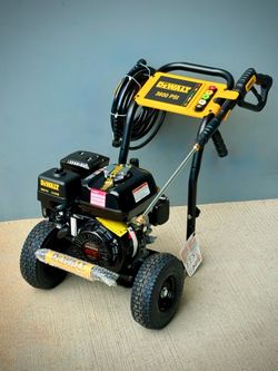 Brand new Dewalt 3600 PSI 2.5 GPM Gas Pressure Washer with Honda GX200 Engine, Heavy-Duty Commercial Cold Water Power Cleaner