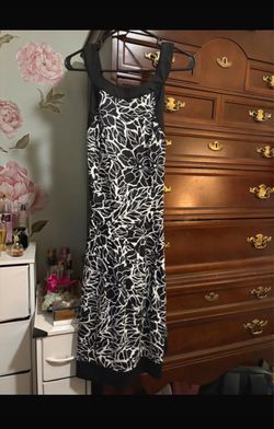 Black and White Floral Sleeveless Midi Dress