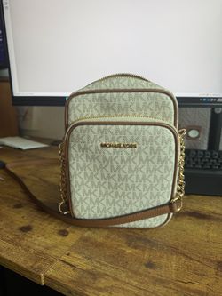 Michael Kors travel purse