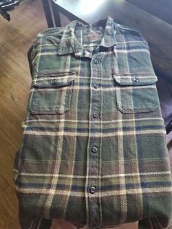 Green Plaid Flannel Button-Up Shirt