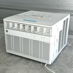 GE Smart Window Air Conditioner 14,000 BTU 115V