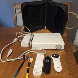 LG Portable LED 3D Projector -Smart
TV - Magic Remote PA77U-JE