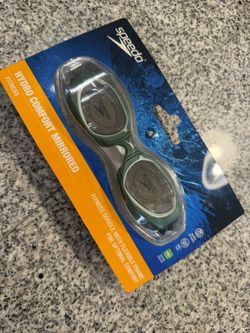 Fitness goggle with flexible frame for optimal comfort