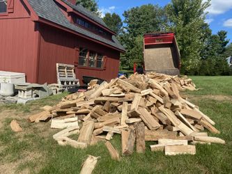 Firewood 🪵 200.00 Per Cord