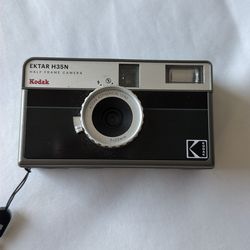 EKTAR H35N half frame camera Kodak