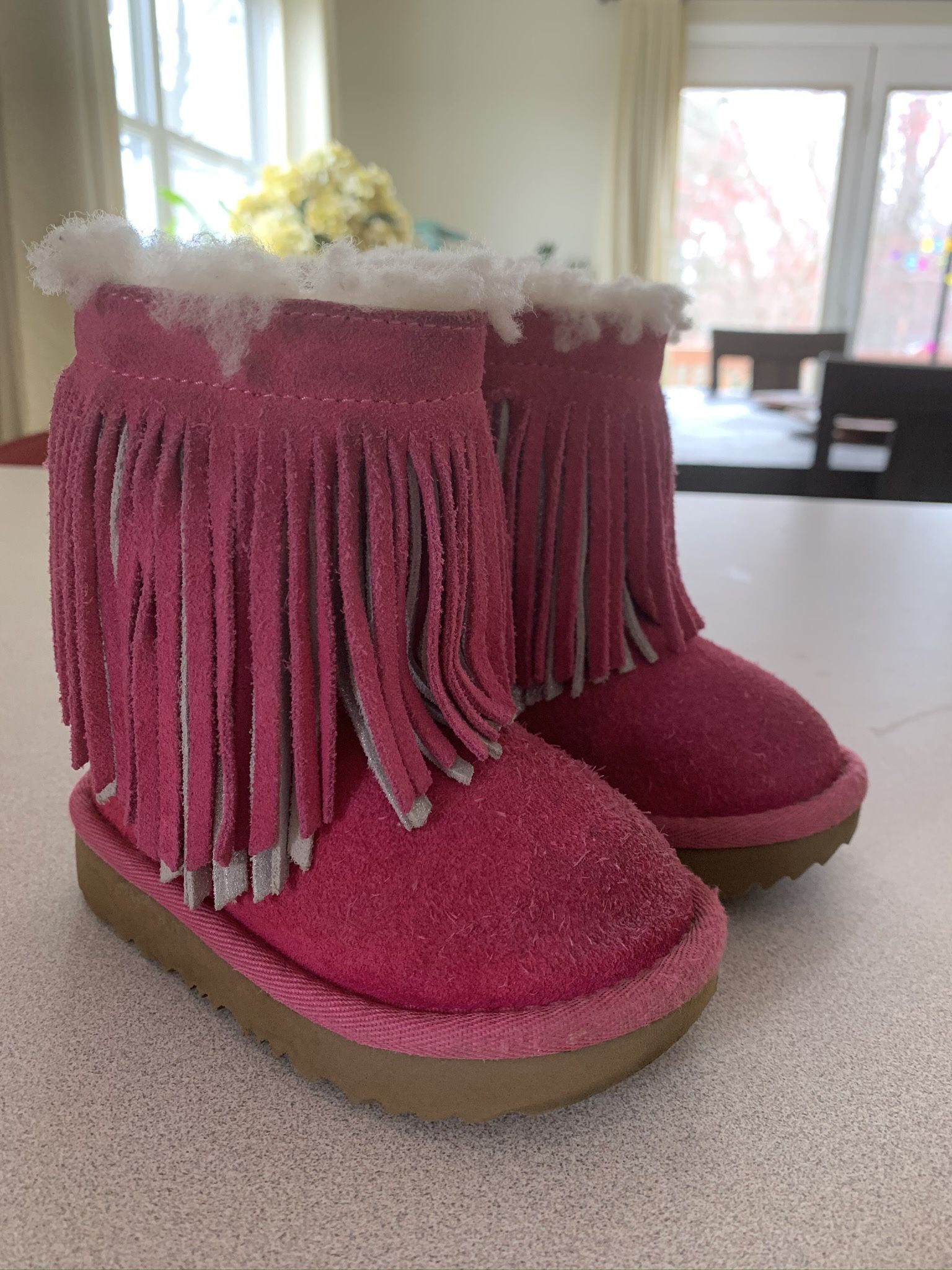 Ugg’s Toddler Boots Size 6 