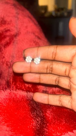 10k gold clover earrings