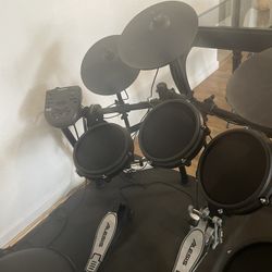 Electronic Drum Set