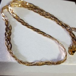 Precious necklace 925 Sterling Silver, covered in 10k GOLD, 6.72g Sz 16.5"inches length. Beautiful style. Please read and see the pictures for details