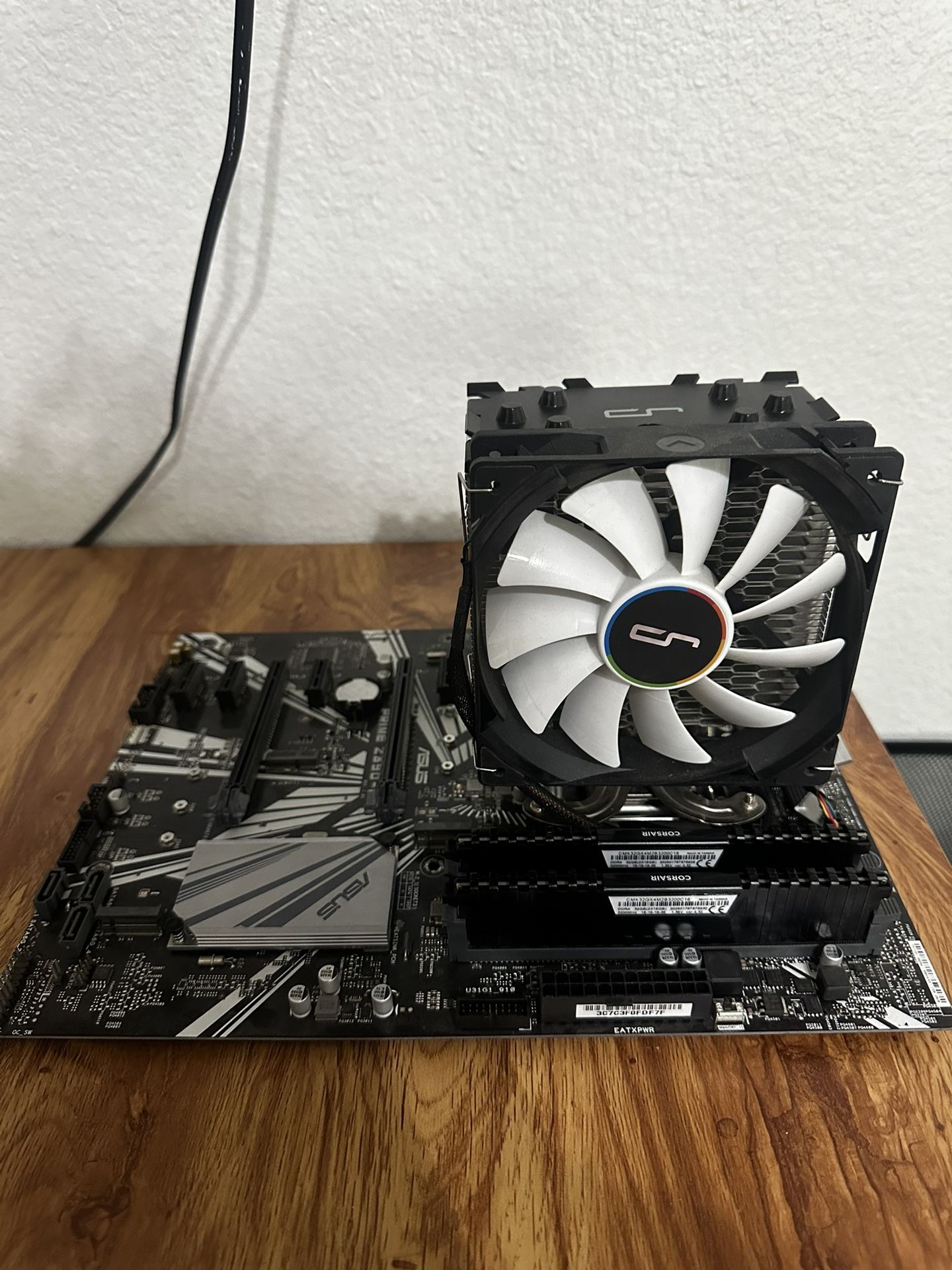 Intel i7 9700K, Asus Z390, 32GB Ram