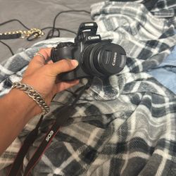 CANON CAMERA EOS ( Great condition)