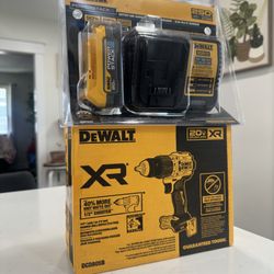 DEWALT XR HAMER DRILL 20V WITH POWERSTACK KIT