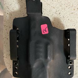 Gun holster an clip