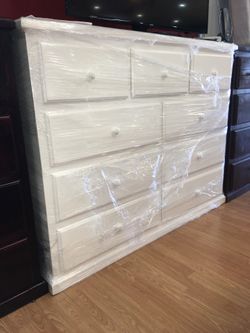 Pinewood Dresser 9 drawer