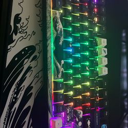 Womier 75% keyboard with custom caps