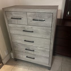 Chester Drawers, Dresser, Twin Bed 