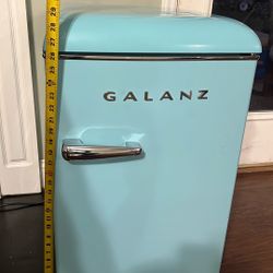 Mini Fridge Galanz