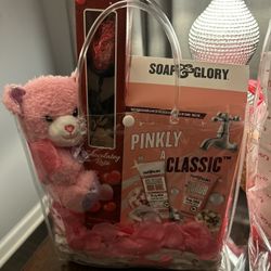 Women Valentine Day Gift Set $50