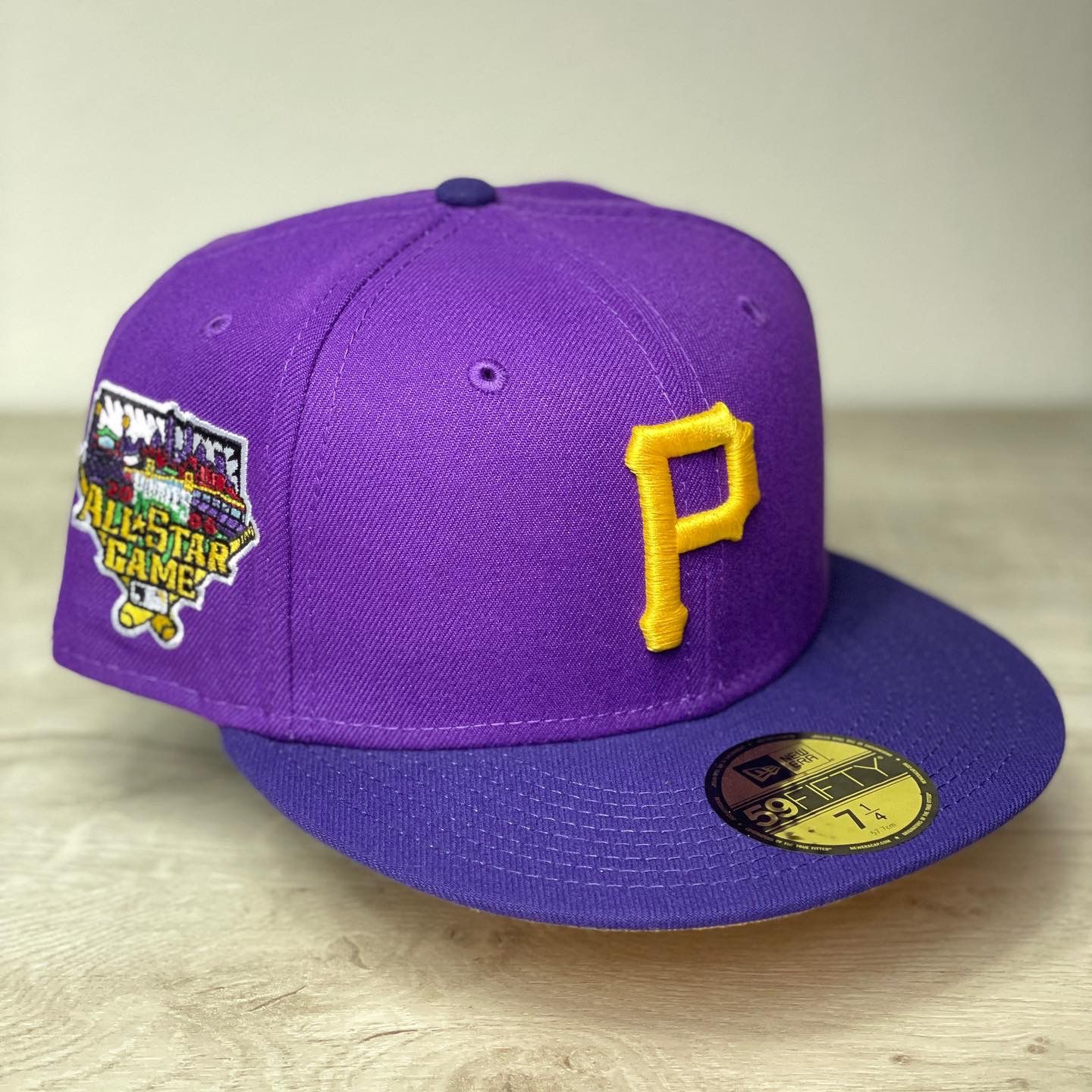 Two-Tone Pittsburgh Pirates New Era 59FIFTY Fitted Hat Size 7 1/4  Yellow UV