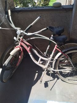 2 Beach cruise bicycles