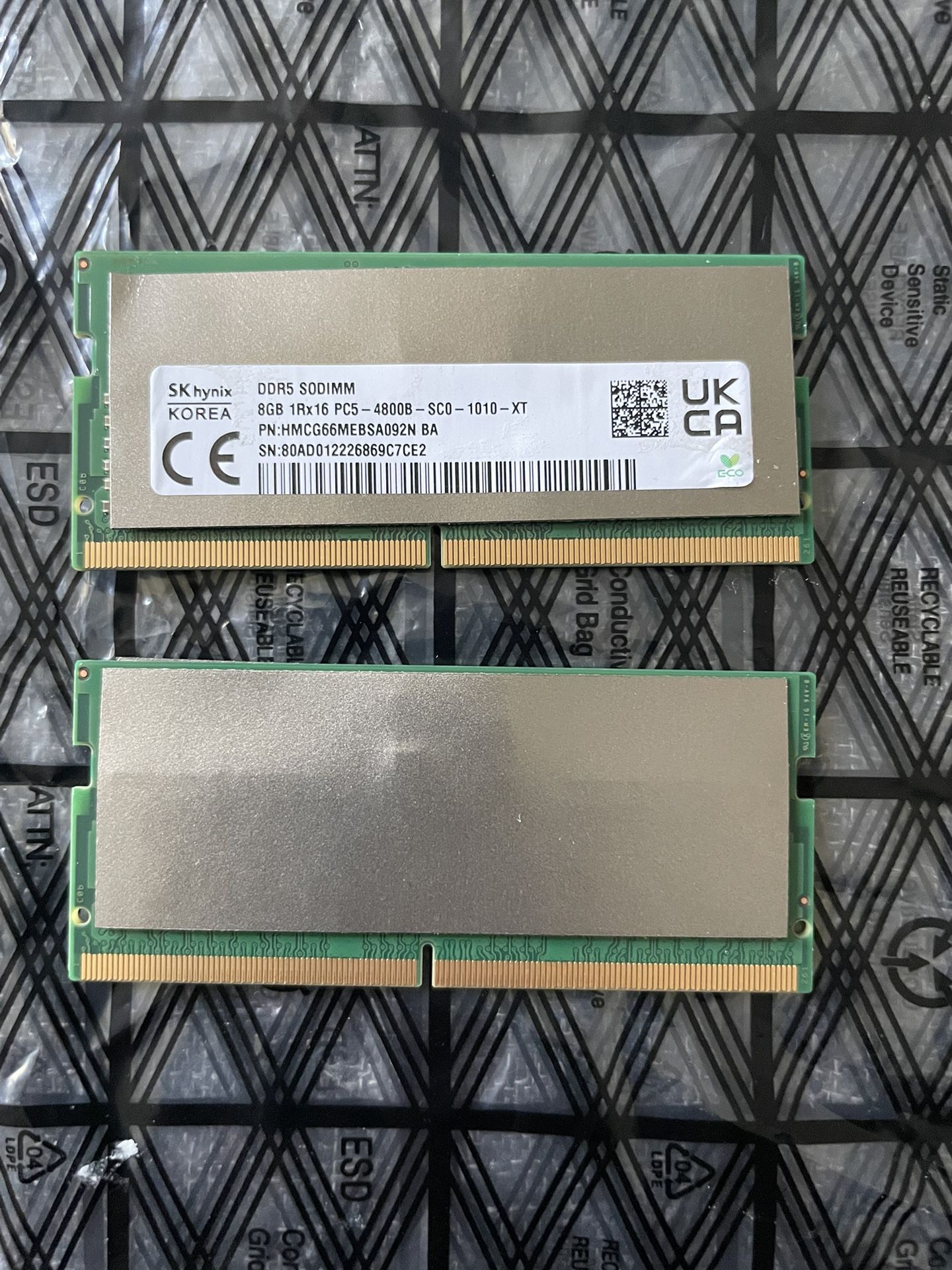 Hynix 16GB (2x8GB) PC5-4800 SODIMM DDR5-38400 HMCG66MEBSA092N Laptop Memory RAM