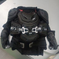 LEATT 5.5 PRO BODY PROTECTOR-Riding Gear