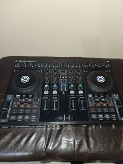 Traktor Kontrol S4 MK1
