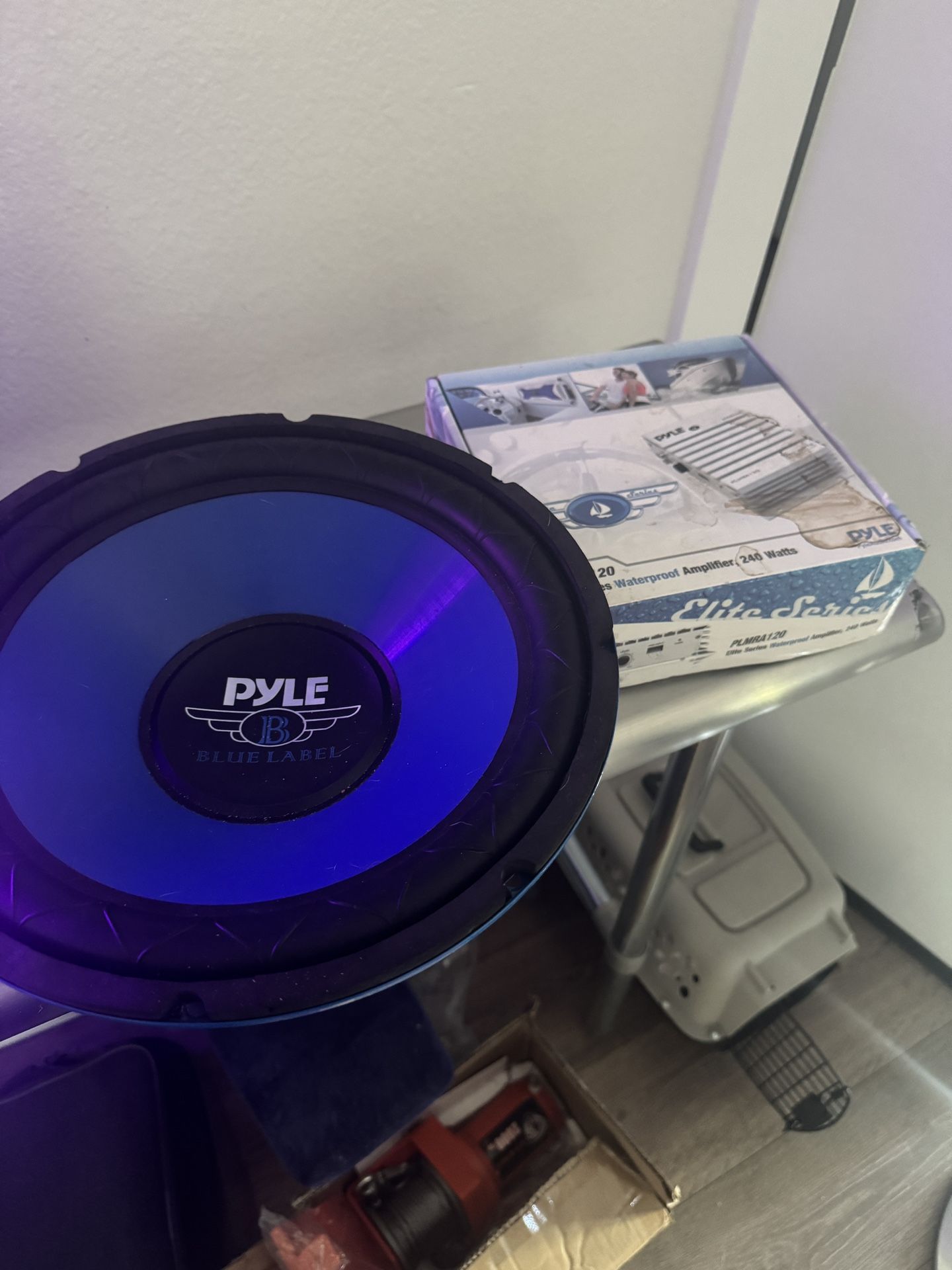 Pyle. Amp An One Single Speaker
