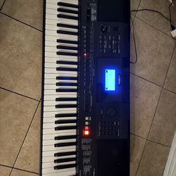 Yamaha Keyboard (Piano)