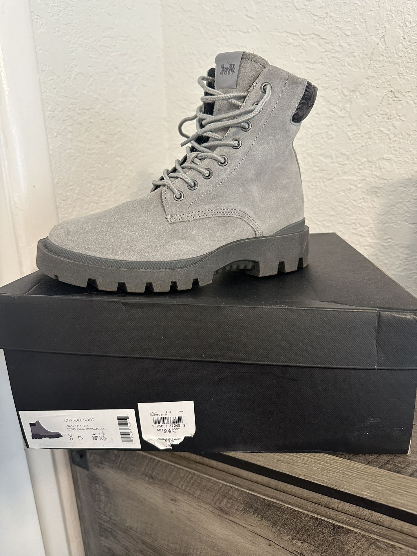 Man Coach Boot