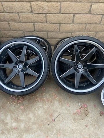 22 Inch Lexani wheels ( 5x112 )