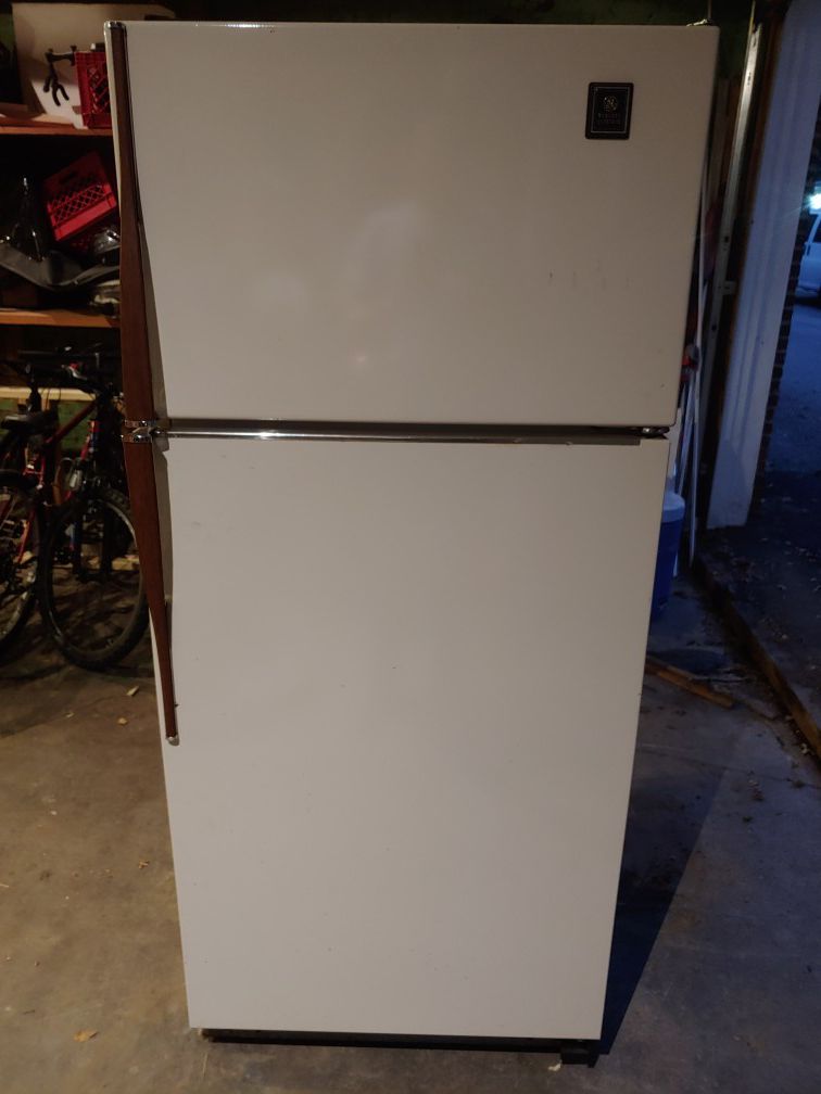 Used refrigerator, but still works great!