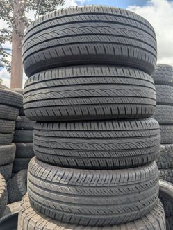 225-65R17 en perfecta condición set of 4  Briggestone