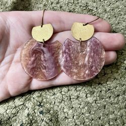 Hypoallergenic Gold Tone Pink And Gold Resin Earrings