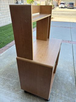 Rolling computer desk
