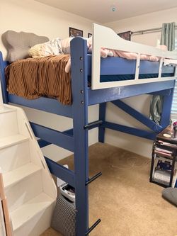 Full Size Solid Wood Loft Bed – No Mattress