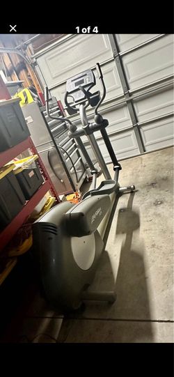 Heavy duty elliptical