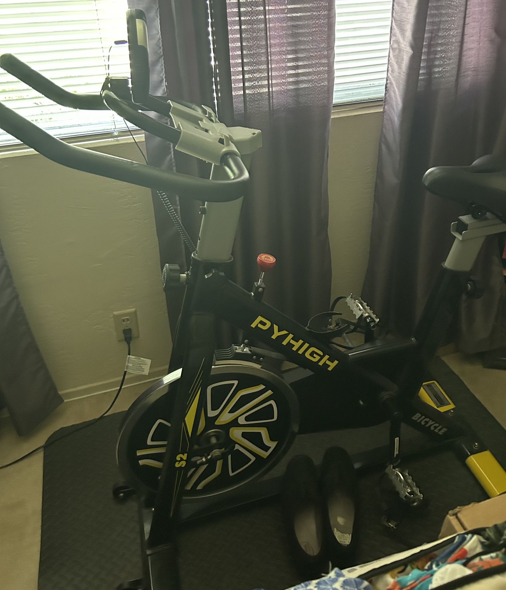 PYHIGH Indoor Cycling Bike Stationary Exercise Bike