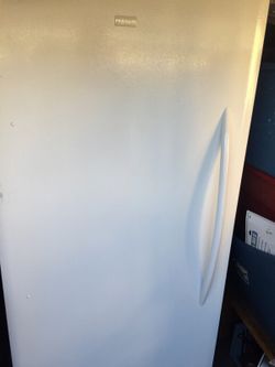 Frigidaire 2 in 1 refrigerator/freezer