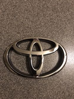 Toyota emblem
