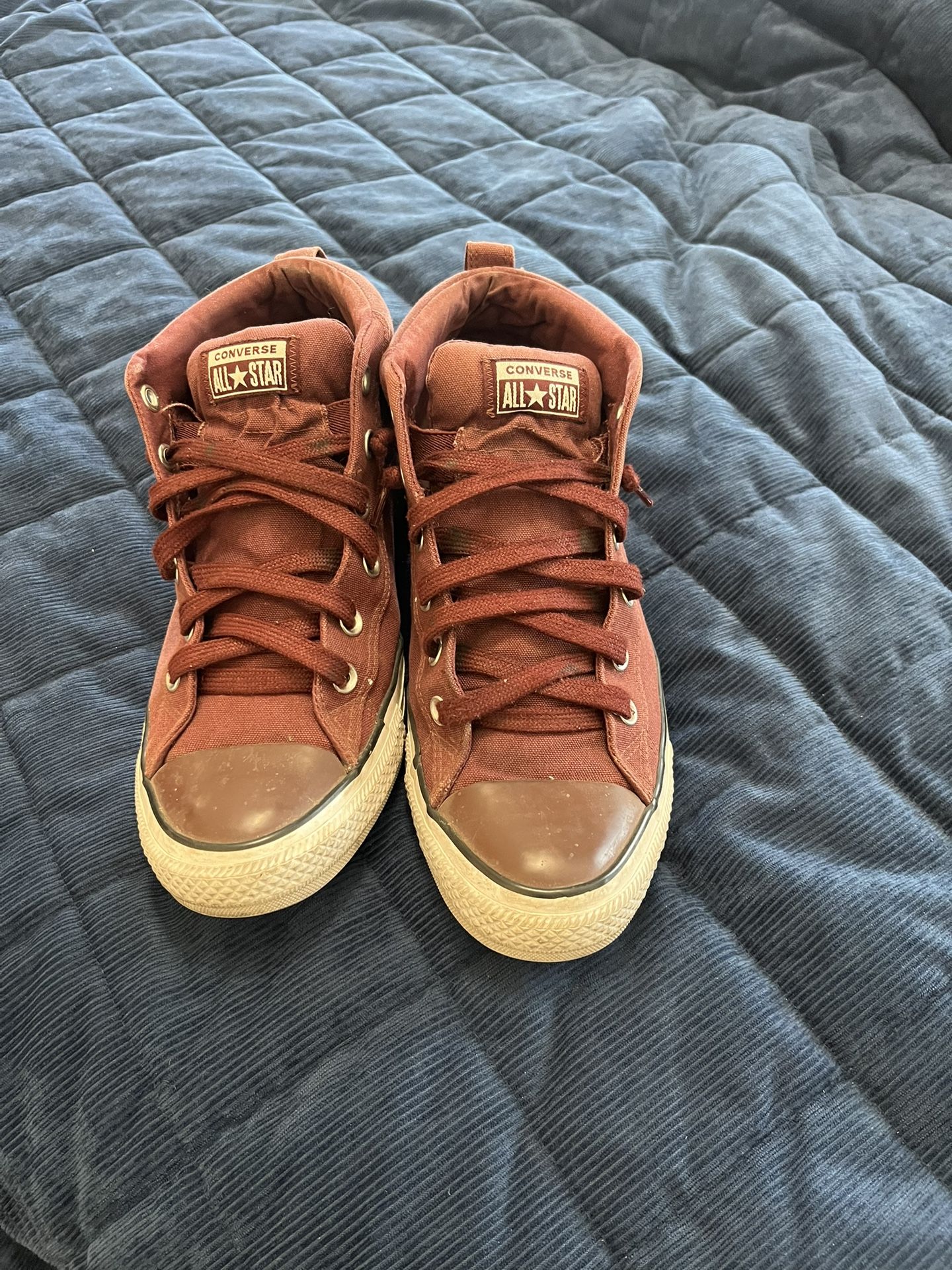 Converse Size 9 Men’s